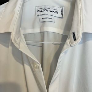 Men’s Mizzen and Main shirt. Size XL trim fit.